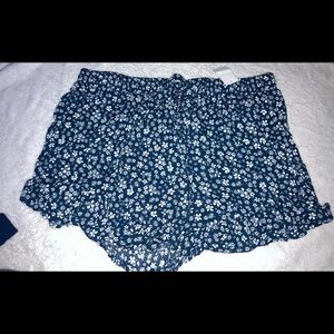 Flower shorts new w tags